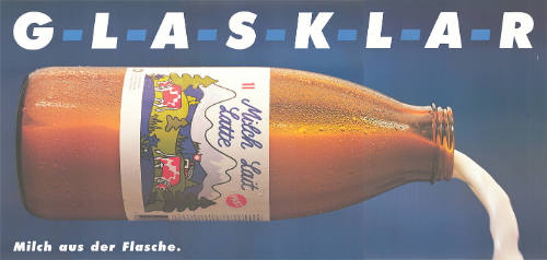Glasklar, Milch aus der Flasche.